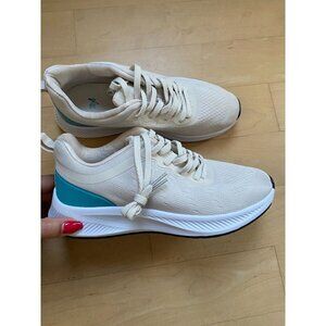Zella BNWOT Womens knit Sneaker off white lightweight NEW Missized 6.5/7.5